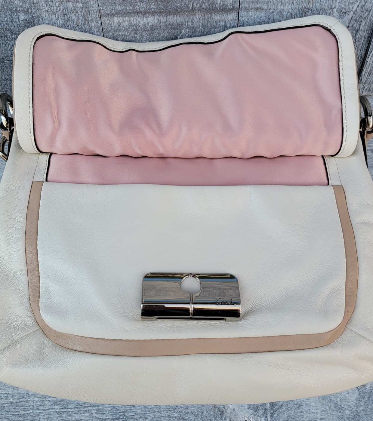 Coach Signature Style with Pink Shoulder Bag – The Saved Collection